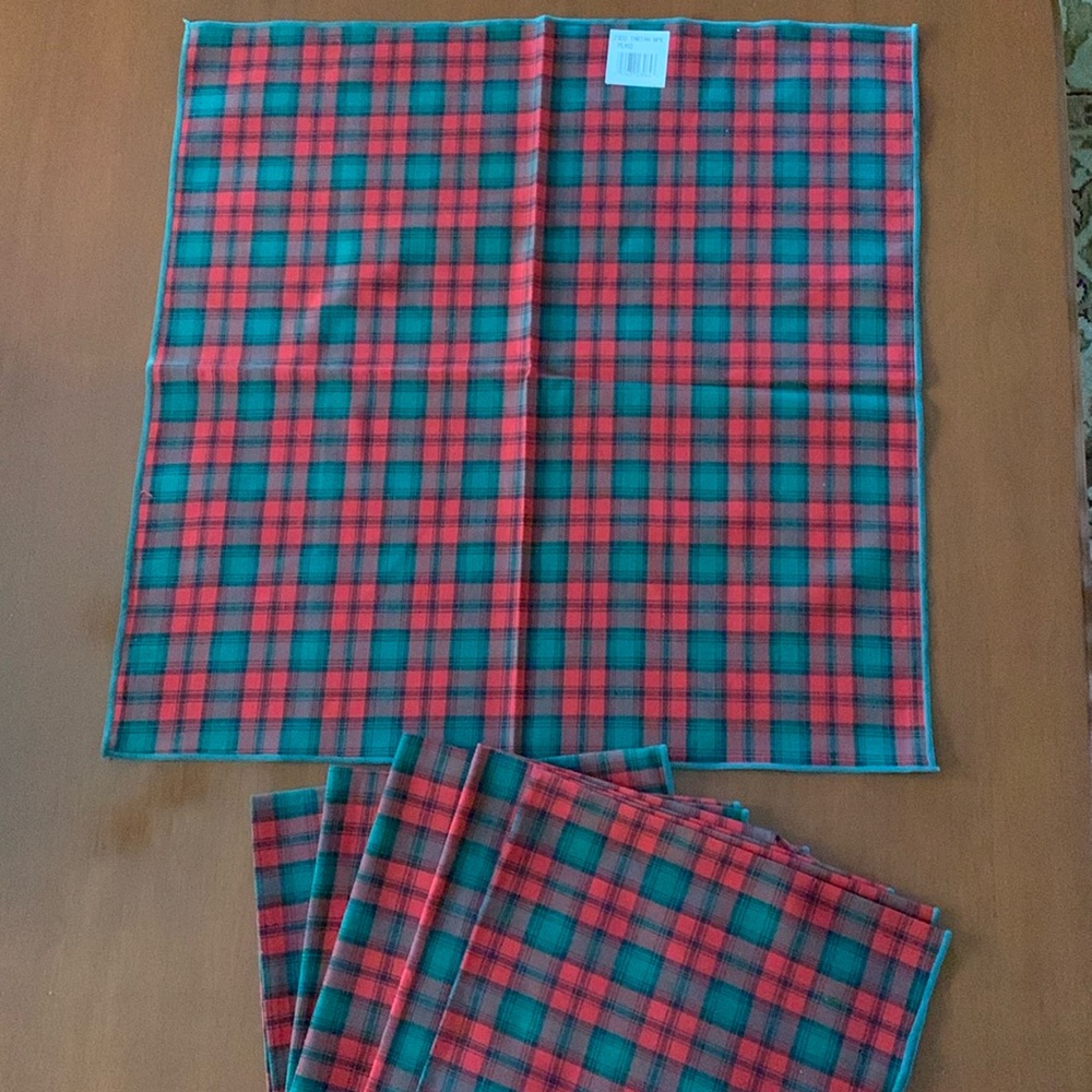 6 Plaid Napkins
